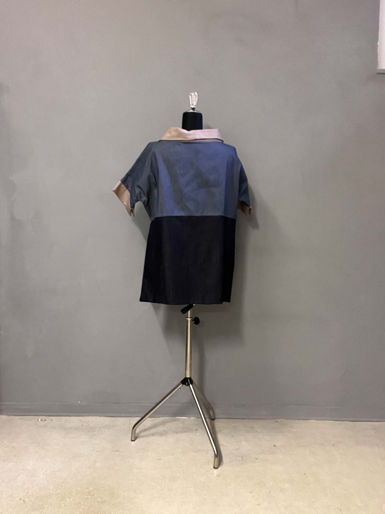 maglia chiara, cubotto, retro, jeans, 3 colori